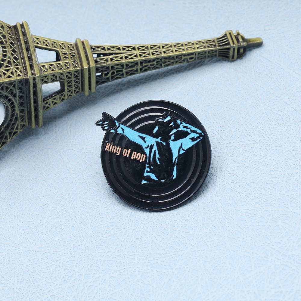 빈티지 스타일의 팝 음악 왕을 기념하는 에나멜 뱃지 세 - Vintage Collectible Pins 리뷰 및 가격